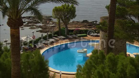 西班牙IbizaBalearic酒店度假游泳池视频的预览图