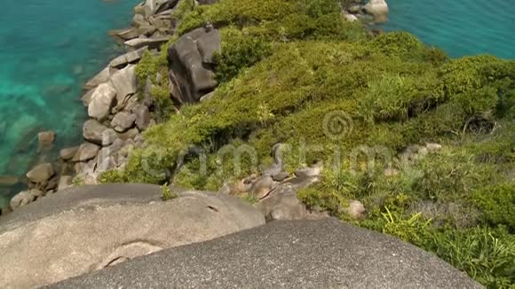 俯瞰美丽的岩石半岛视频的预览图