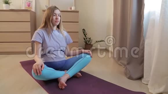 孕妇瑜伽13视频的预览图