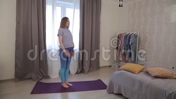 孕妇瑜伽01视频的预览图