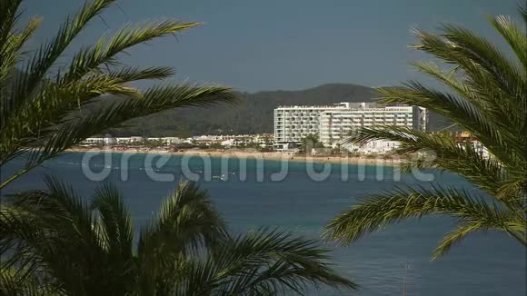 西班牙IbizaBalearic海滩酒店和公寓视频的预览图