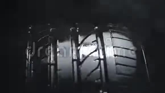 汽车轮胎黑色新旧视频的预览图