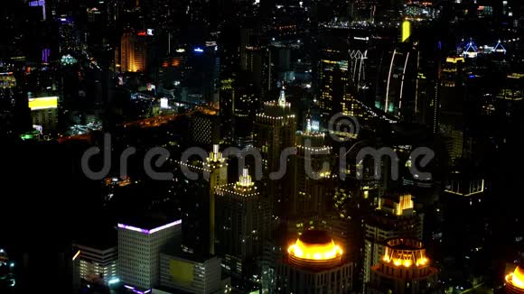 曼谷市中心和泰国夜间的道路交通城市景观视频的预览图