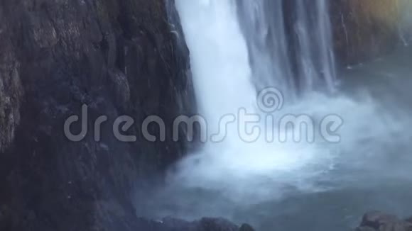 维多利亚瀑布白色水雾细节视频的预览图