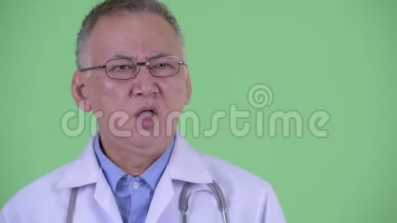 压力十足的成熟日本男医生得了坏消息视频的预览图