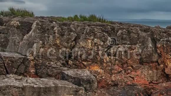 大西洋海岸花岗岩巨石和海崖葡萄牙视频的预览图