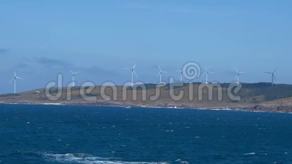 利用海洋风力涡轮机农场清洁能源生产绿色能源技术视频的预览图