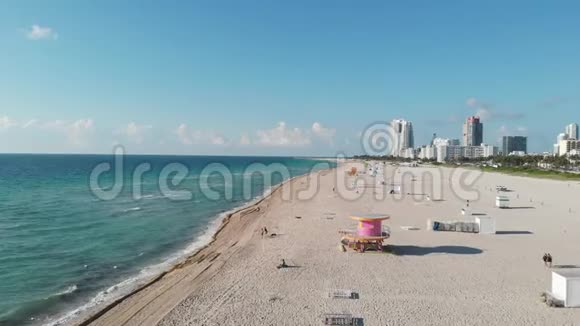 迈阿密海滩佛罗里达无人机视角迈阿密海滩彩色无人机鸟瞰迈阿密佛罗里达视频的预览图