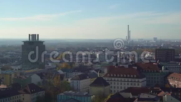 德国慕尼黑全景慕尼黑是巴伐利亚的首都和人口最多的城市右至左盘实时视频的预览图
