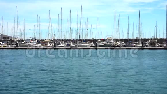 码头上的游艇视频的预览图