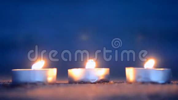 蜡烛和大海视频的预览图