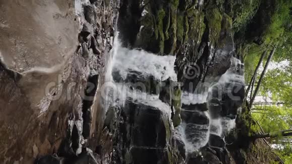 卡尔帕坦瀑布垂直视频视频的预览图