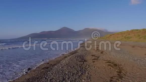 美丽的海浪湖摩尔劳海滩北爱尔兰视频的预览图