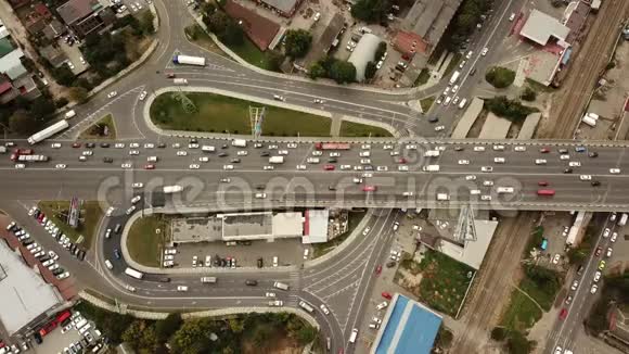 无人机视野抽象的道路交通堵塞顶部视图交通概念6视频的预览图