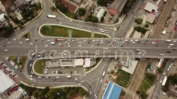 无人机视图抽象的道路交通堵塞顶部视图交通概念6视频的预览图
