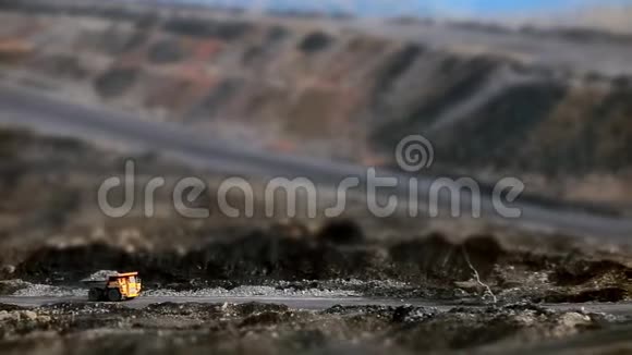 倾斜式全景切煤车视频的预览图