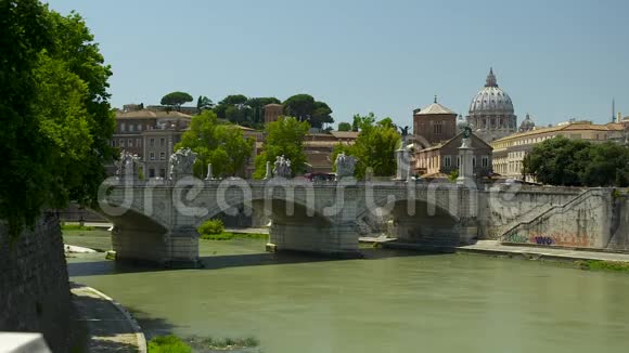 埃曼纽尔桥和圣彼得大教堂罗马视频的预览图