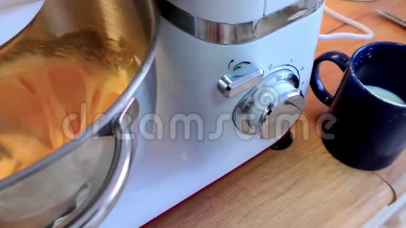 厨房工作搅拌机搅拌机厨房立式搅拌机视频的预览图