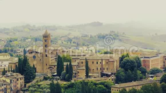 意大利托斯卡纳美丽的中世纪锡耶纳城市景观视频的预览图