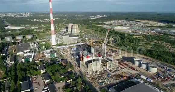 立陶宛维尔纽斯热电厂建设区靠近加鲁奈市场背景森林4视频的预览图