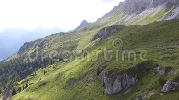 飞越阿尔卑斯山视频的预览图