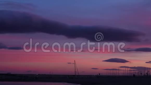 福恩吉罗拉海滩日落时间视频的预览图