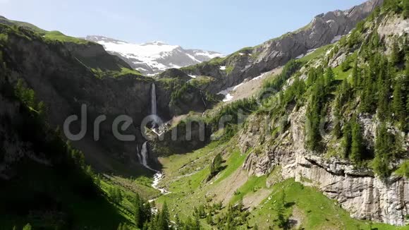 瑞士伯尔尼奥伯兰盖尔滕舒斯瀑布瀑布视频的预览图
