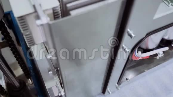 用于自动化系统机柜的电源块冷却散热器生产应急控制柜视频的预览图
