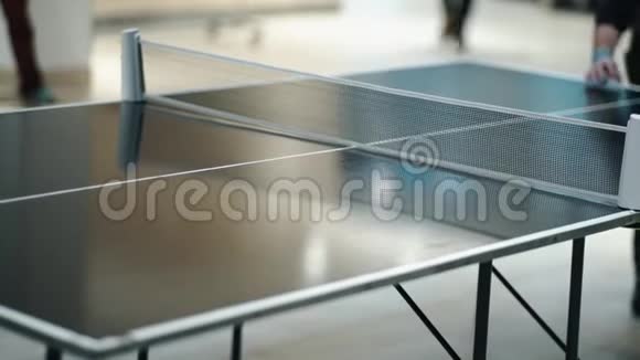 两个人打乒乓球视频的预览图