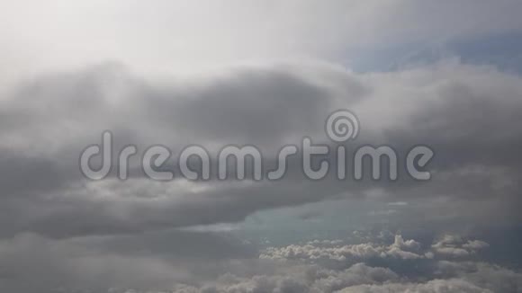 灰色高空云天堂空间里的任何云视频的预览图
