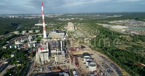 立陶宛维尔纽斯热电厂建设区靠近加鲁奈市场背景3森林视频的预览图