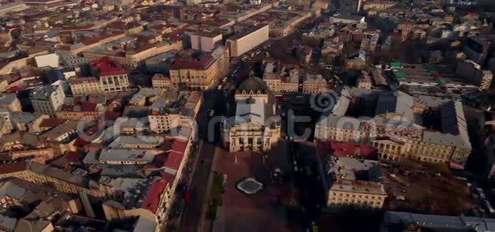 飞越美丽的利沃夫歌剧院和芭蕾舞团视频的预览图