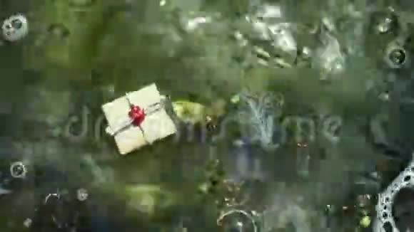 水上礼盒视频的预览图