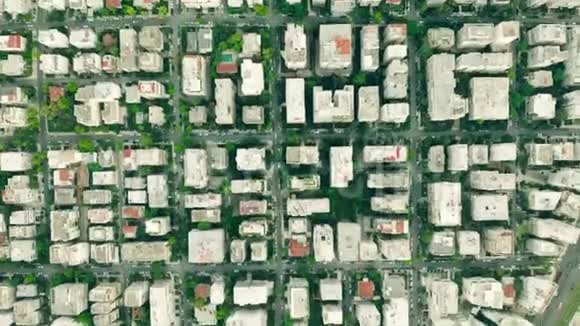 希腊雅典的空中自上而下的长方形街道和建筑图案的超移视频的预览图
