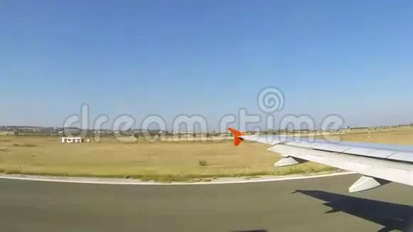 飞机从塞萨洛尼基机场起飞视频的预览图