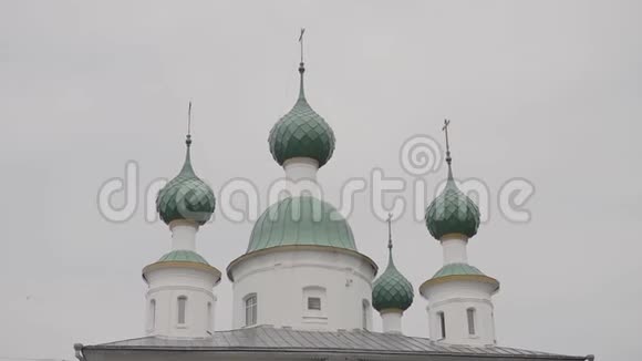 旧东正教教堂的景色视频的预览图