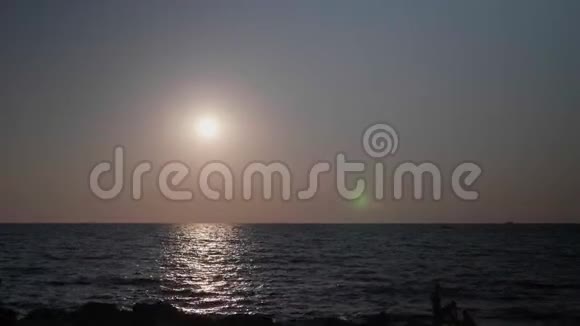 夕阳黑海美丽崖岸视频的预览图