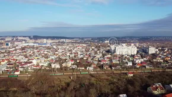 利沃夫城市鸟瞰乌克兰视频的预览图