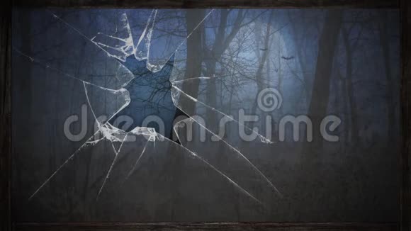僵尸特写4K循环破碎窗口视图视频的预览图