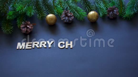 拼写圣诞快乐的字母FroheWeuhnachten和FelizNad视频的预览图