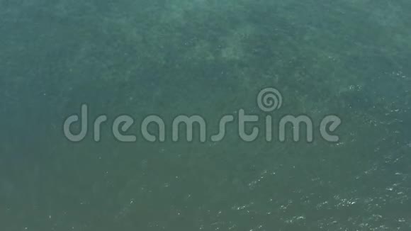 加勒比海大特克附近海面的空中拍摄视频的预览图