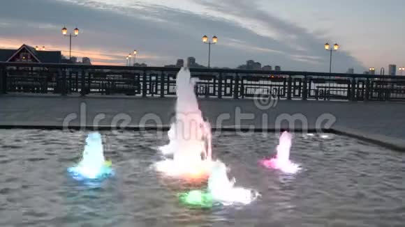 俄罗斯喀山晚堤喷泉视频的预览图