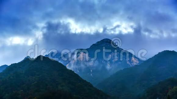 中国湖北省大别山神奇的云视频的预览图
