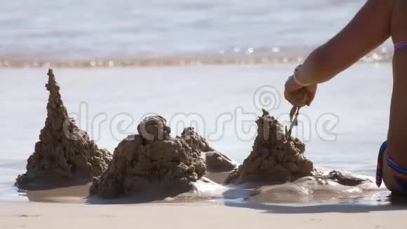 沙滩上的沙堡视频的预览图