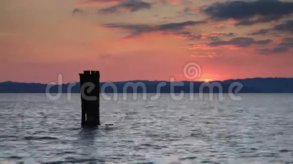 Garda湖日落的延时记录视频的预览图