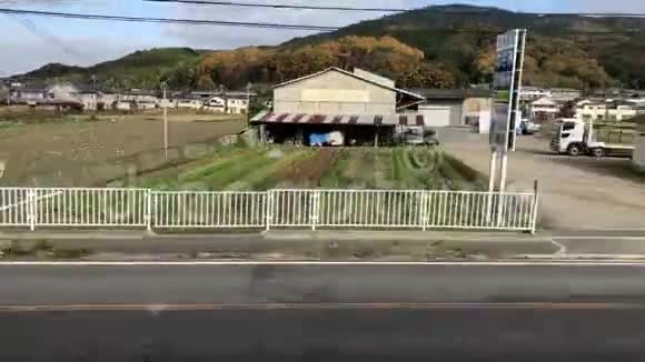 乘火车穿越日本乡村视频的预览图