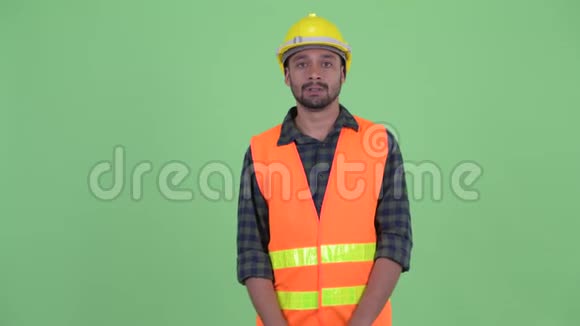 穿着大胡子的波斯人建筑工人听到坏消息视频的预览图