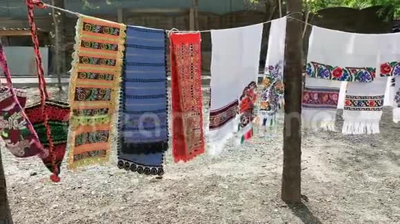 传统的罗马尼亚手工地毯五颜六色视频的预览图