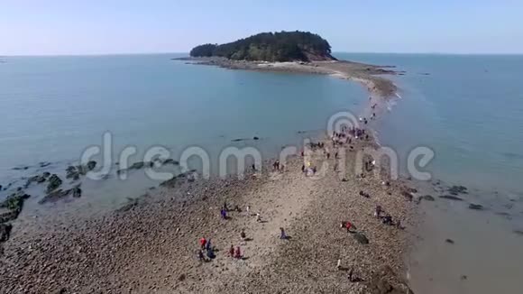 韩国亚洲崇南富昌坡海滩鸟瞰图视频的预览图