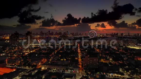 夜航迈阿密海滩高反差视频的预览图
